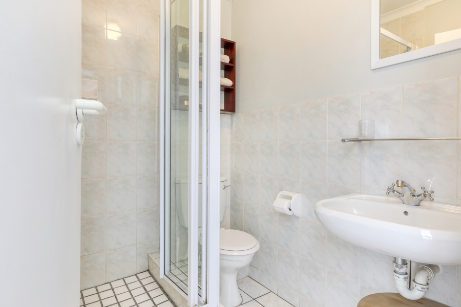 2 Bedroom Property for Sale in Vredehoek Western Cape
